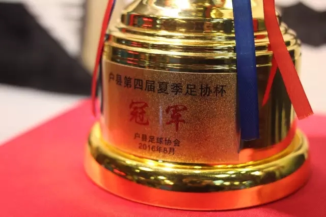 哈利伯顿首节表现出色后状态回落，步行者半场落后